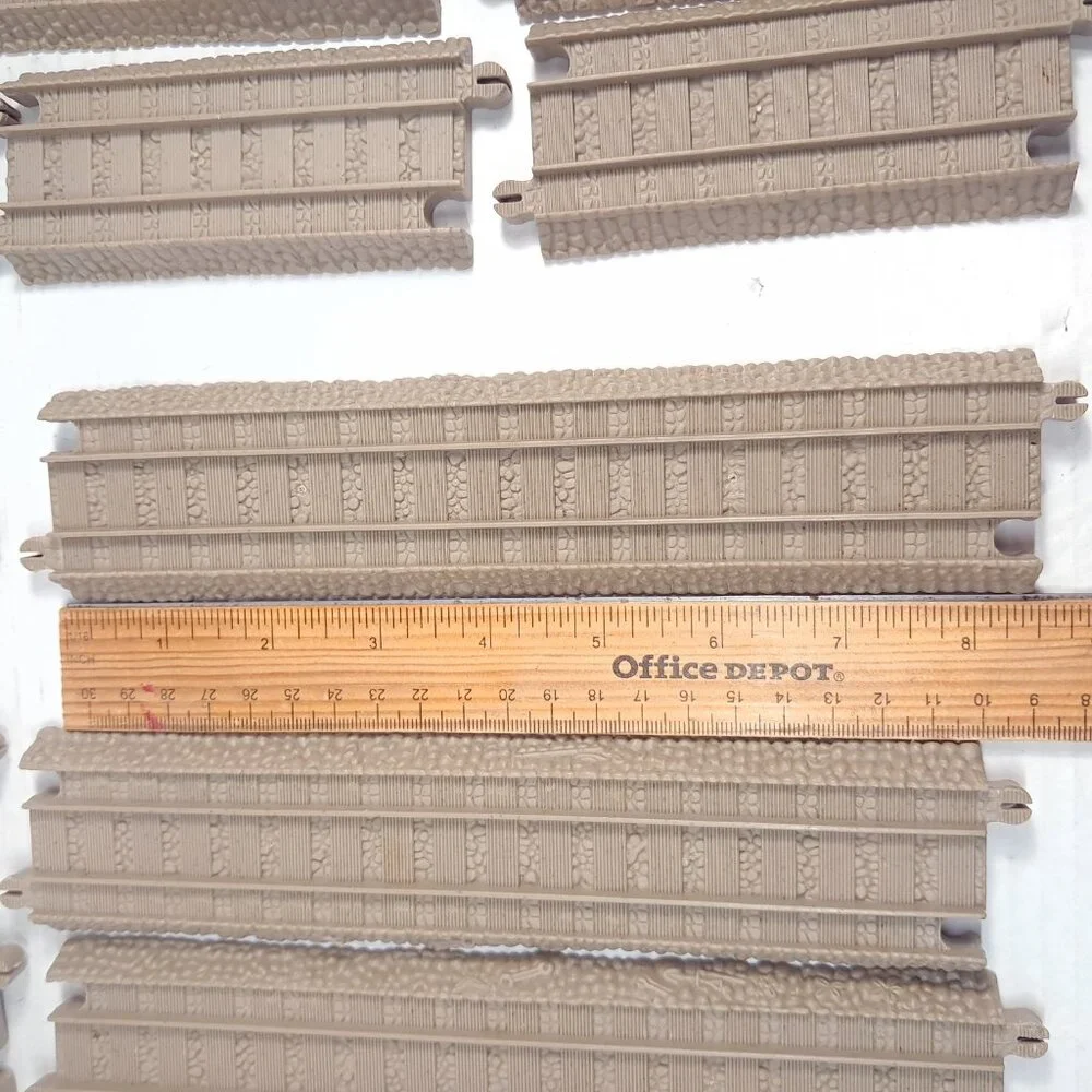 Thomas & Friends Trackmaster track straight set 24 tan brown plastic 2009 Mattel